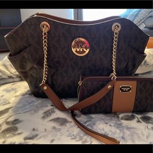 Medium size used Michael Kor bag and matching wallet